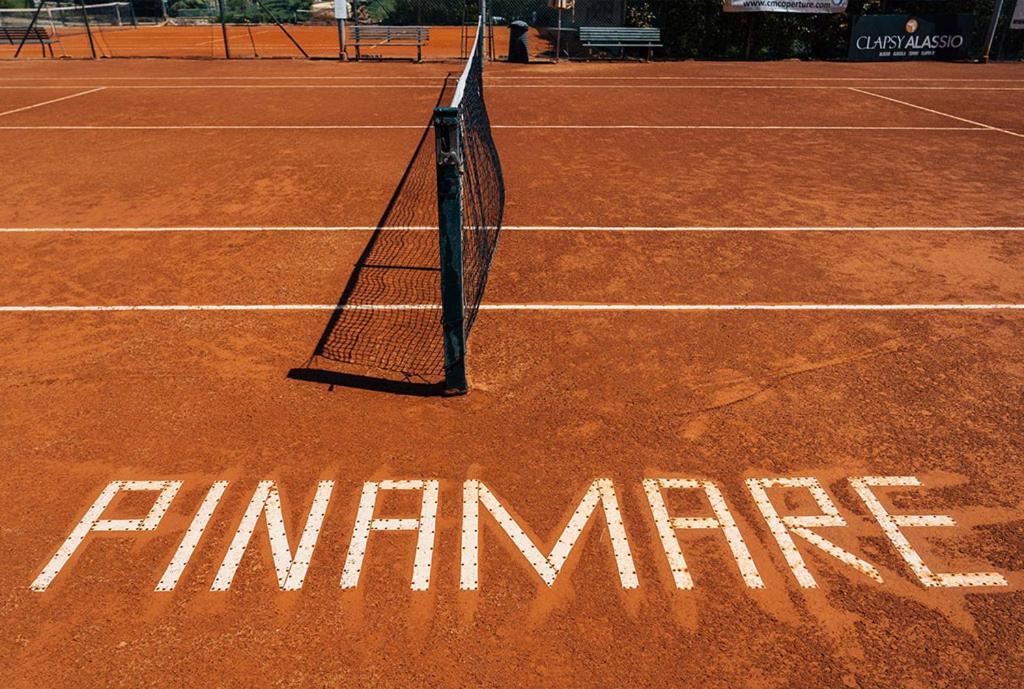 Sporting Pinamare Aparthotel Marina dʼMarina dʼAndora Buitenkant foto